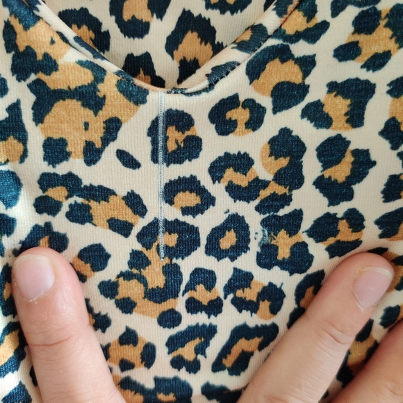 2× Cami padded stretchable tops Size M - Picture 7 of 10